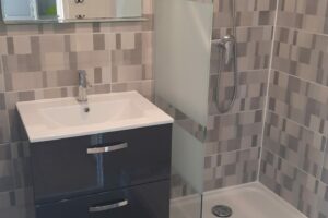 Nouvelle salle de bain de L'Ostalou refaite en avril 2025